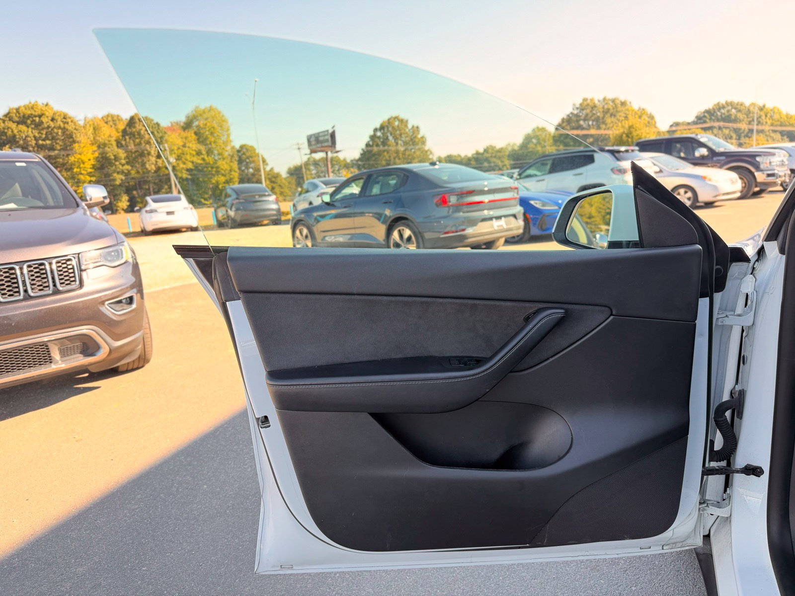 Used 2022 Tesla Model Y Long Range AWD/4WD image 14
