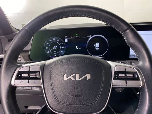 Used 2024 Kia Telluride SX Prestige w/ Towing Package image 14