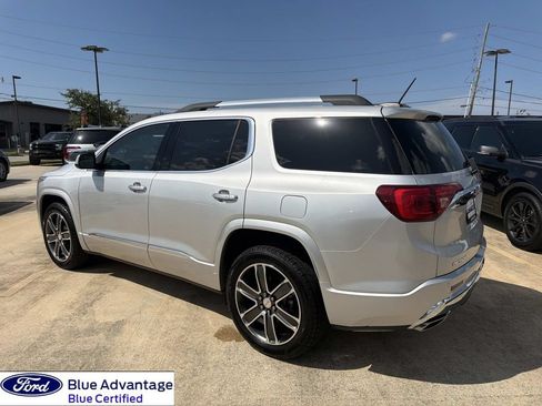 Used 2018 GMC Acadia Denali w/ Technology Package FWD image 8