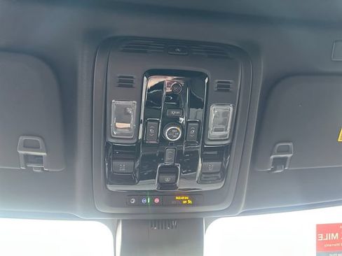 New 2026 Chevrolet Suburban Premier AWD/4WD image 23