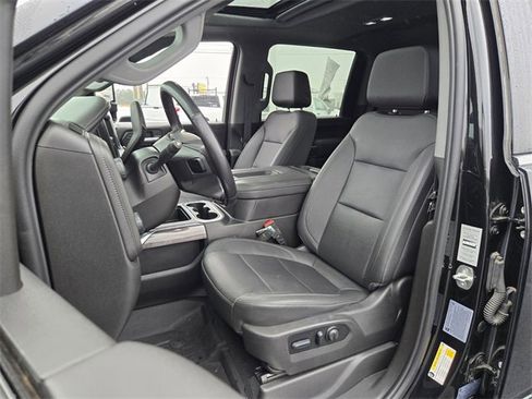 Used 2022 Chevrolet Silverado 2500 LTZ w/ LTZ Convenience Package image 12