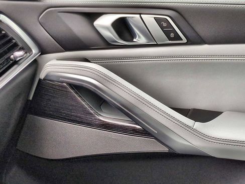 New 2026 BMW X6 xDrive40i w/ Climate Comfort Package image 38