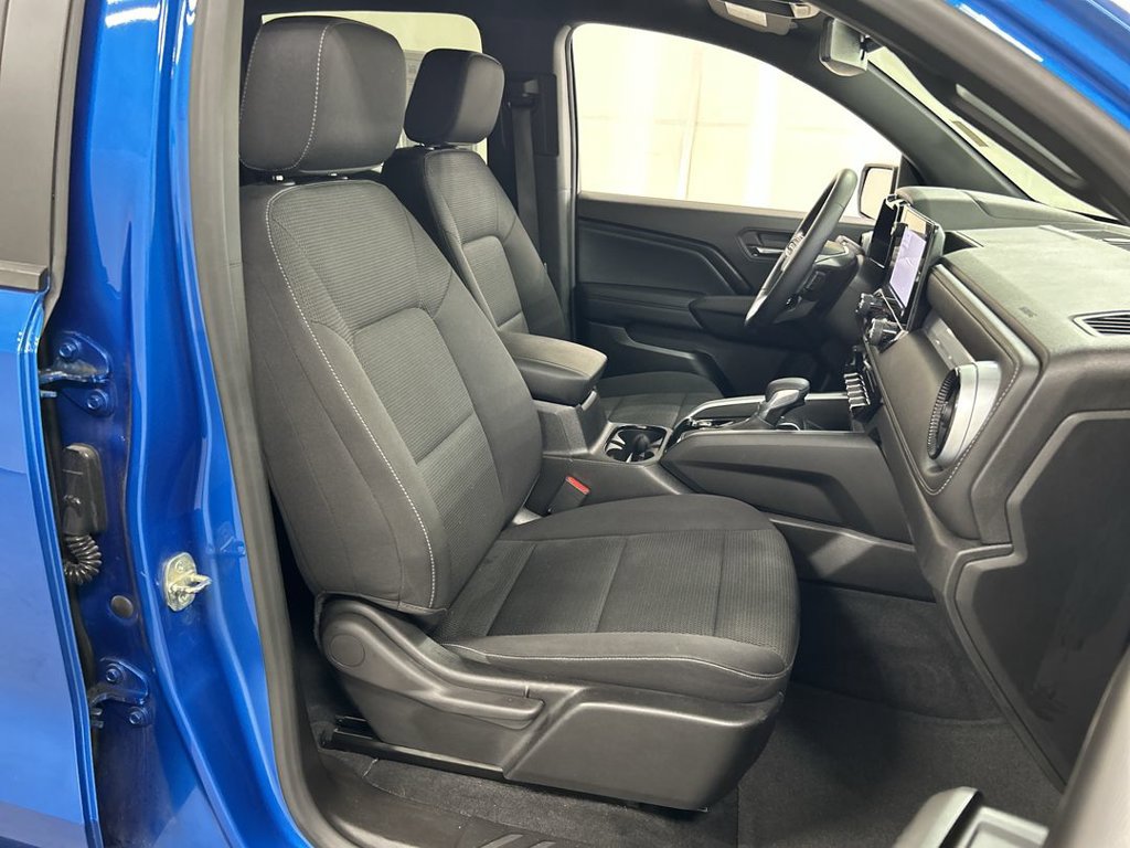 Used 2023 Chevrolet Colorado LT w/ LT Convenience Package II AWD/4WD image 23