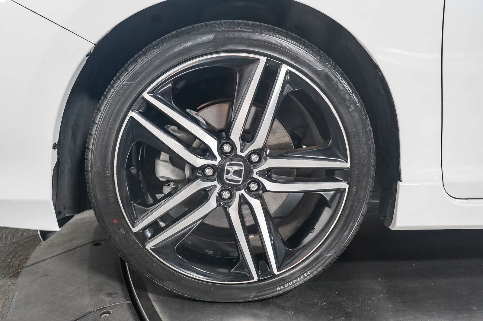 Used 2017 Honda Accord Sport image 8