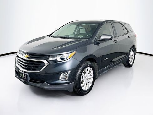 Used 2019 Chevrolet Equinox LS image 3