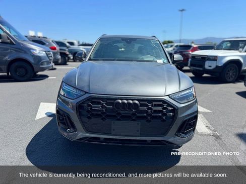 Used 2024 Audi Q5 e Prestige w/ Prestige Package AWD/4WD image 9