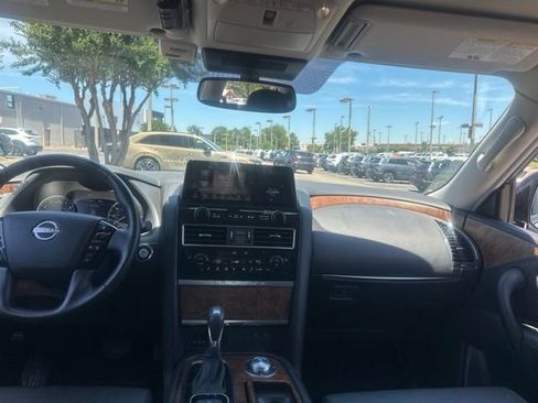 Used 2024 Nissan Armada SL w/ Captain's Chairs Package AWD/4WD image 3