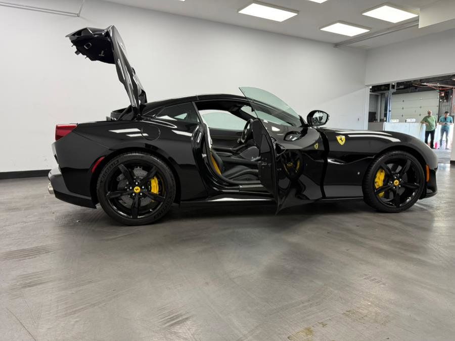 Used 2019 Ferrari Portofino RWD image 41