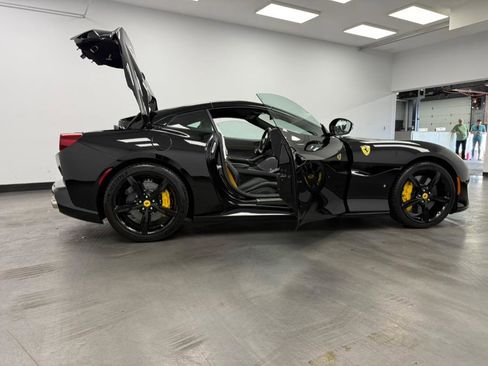 Used 2019 Ferrari Portofino RWD image 41