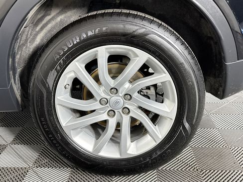 Used 2019 Land Rover Discovery Sport HSE image 36