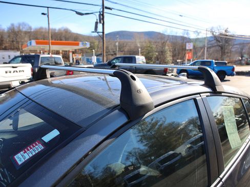 Used 2022 Toyota Prius Prime LE image 9