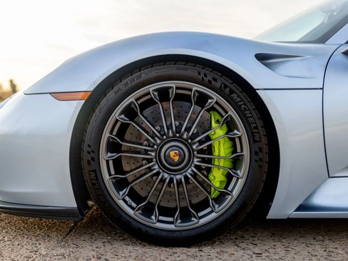Used 2015 Porsche 918 Spyder AWD/4WD image 30