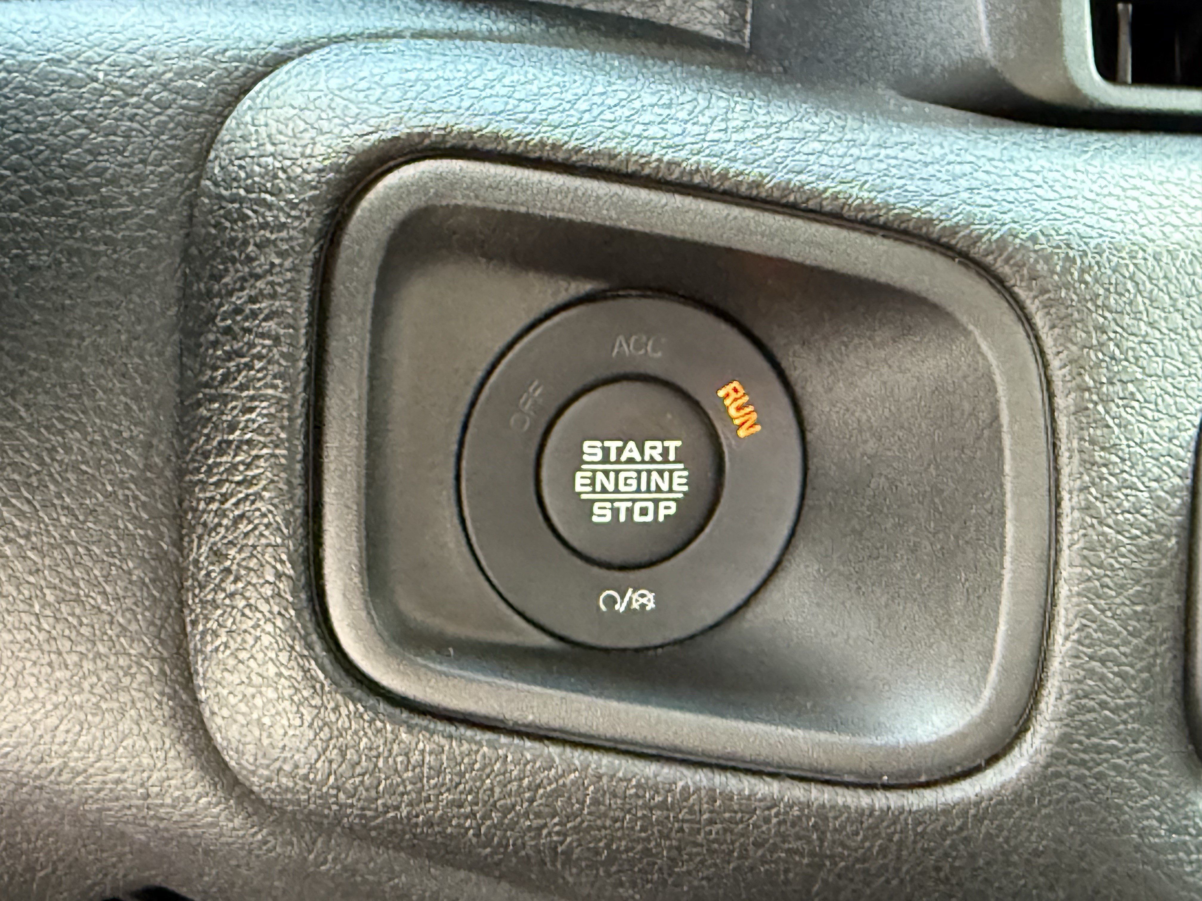 Used 2024 Jeep Gladiator Sport AWD/4WD image 24