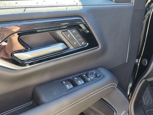 New 2026 GMC Yukon Elevation image 13