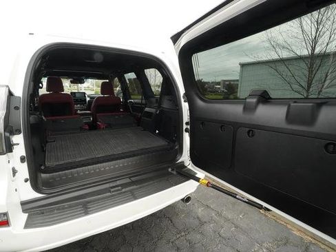 Used 2023 Lexus GX 460 Premium image 34