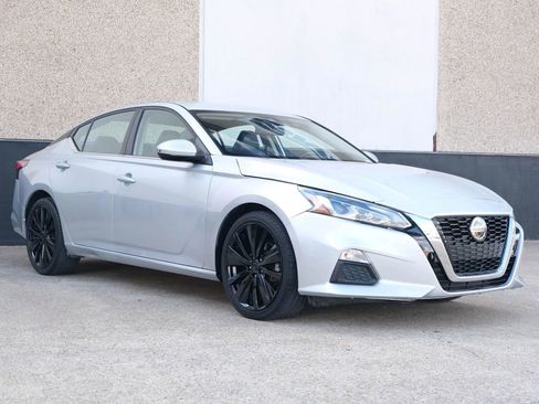 Used 2020 Nissan Altima 2.5 SR image 4