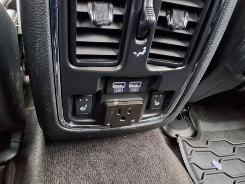 Used 2014 Dodge Durango Limited w/ Nav & Power Liftgate Group AWD/4WD image 16