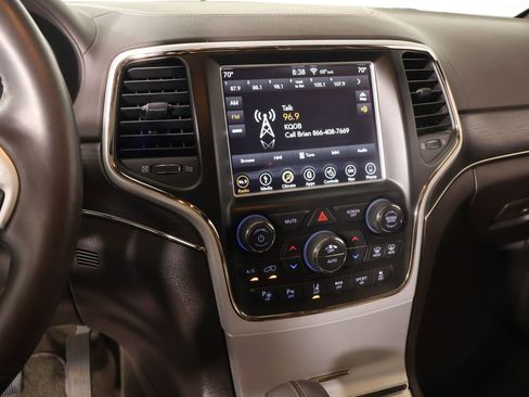 Used 2018 Jeep Grand Cherokee Summit AWD/4WD image 5