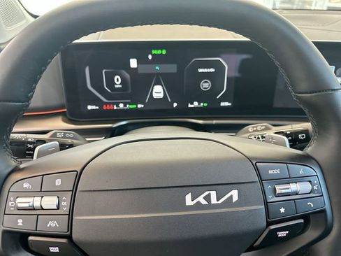 Certified 2026 Kia Sportage SX Prestige AWD/4WD image 12