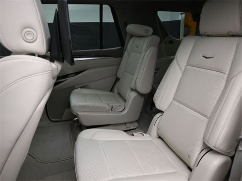 Used 2025 Cadillac Escalade Sport Platinum image 10