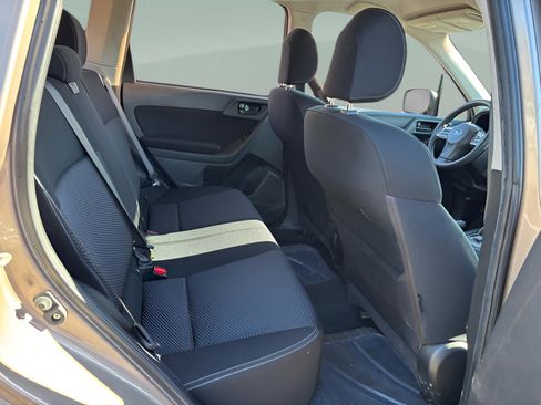 Used 2015 Subaru Forester 2.5i w/ Alloy Wheel Package image 12