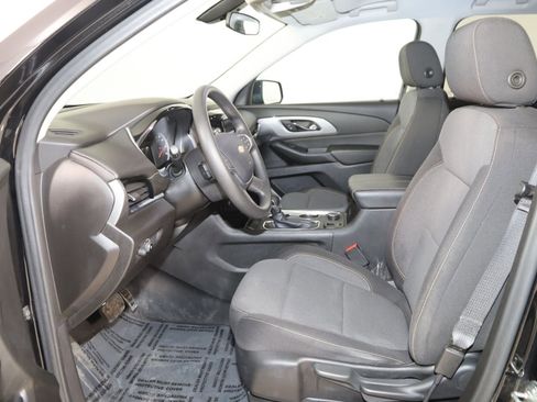 Used 2021 Chevrolet Traverse LS image 9
