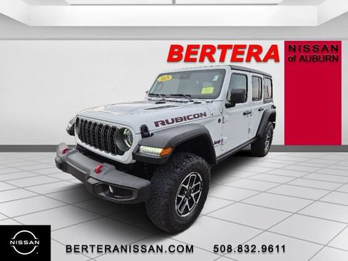 Used 2025 Jeep Wrangler Unlimited Rubicon AWD/4WD image 5