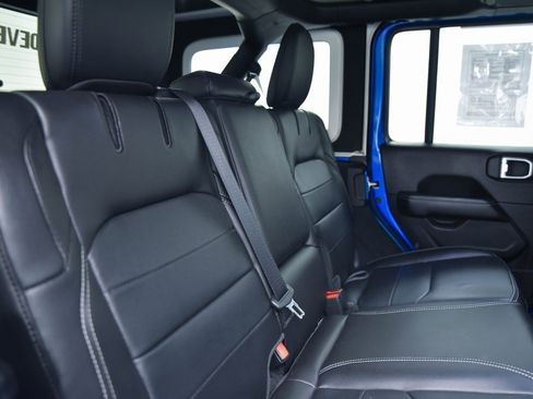 Used 2023 Jeep Wrangler Unlimited Sahara w/ Cold Weather Group image 13