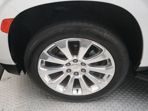 Used 2022 Chevrolet Tahoe Premier AWD/4WD image 34