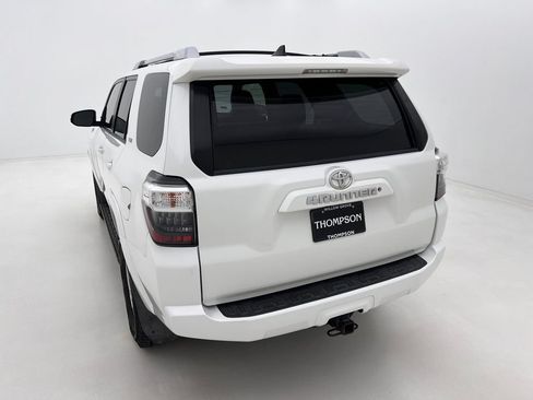 Used 2018 Toyota 4Runner SR5 Premium AWD/4WD image 8