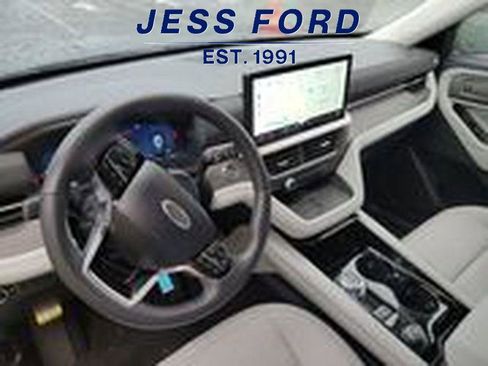 Used 2025 Ford Explorer Platinum w/ LUX Leather Package image 9
