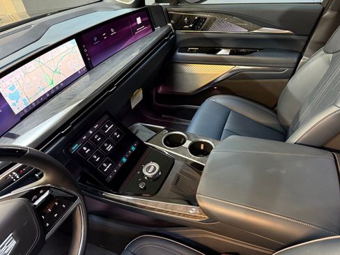 New 2025 Cadillac Escalade IQ Sport 2 image 42