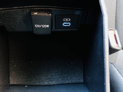 Used 2022 Toyota Corolla LE image 21