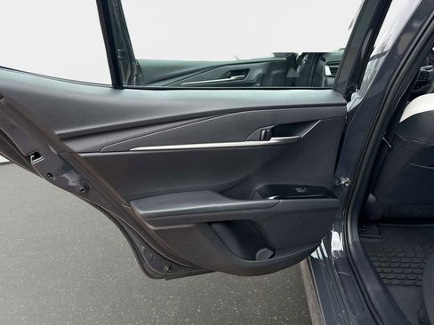 Used 2025 Toyota Camry SE image 11