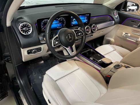Used 2020 Mercedes-Benz GLB 250 image 3