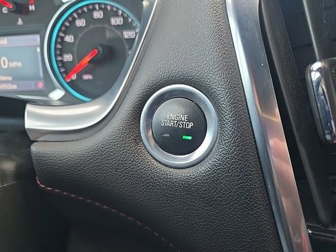 Used 2022 Chevrolet Traverse RS image 48