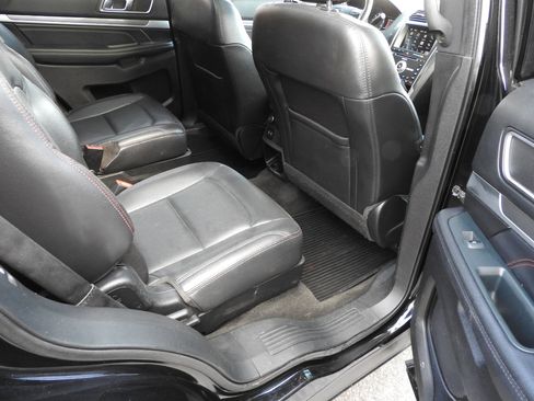 Used 2018 Ford Explorer Sport w/ Equipment Group 401A image 10