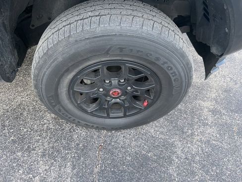 Used 2019 Toyota Tacoma SR image 10