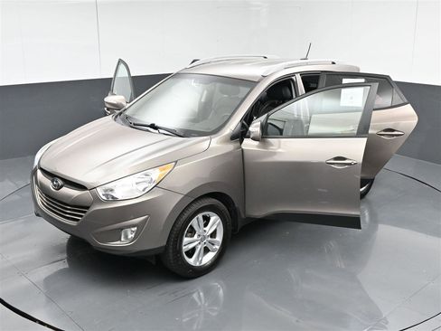 Used 2013 Hyundai Tucson GLS AWD/4WD image 36