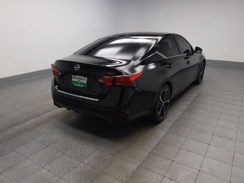 Used 2023 Nissan Altima 2.5 SR w/ SR Premium Package FWD image 9