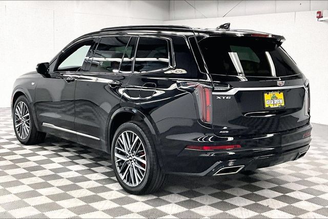 Used 2024 Cadillac XT6 Sport w/ Technology Package AWD/4WD image 2