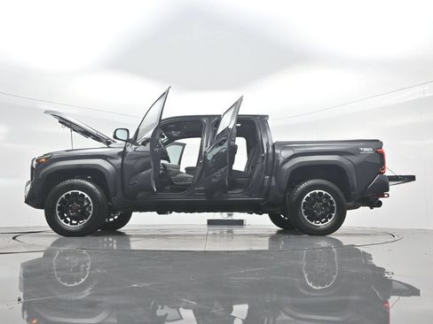 Used 2025 Toyota Tacoma TRD Off-Road w/ TRD Off Road Upgrade Package AWD/4WD image 53
