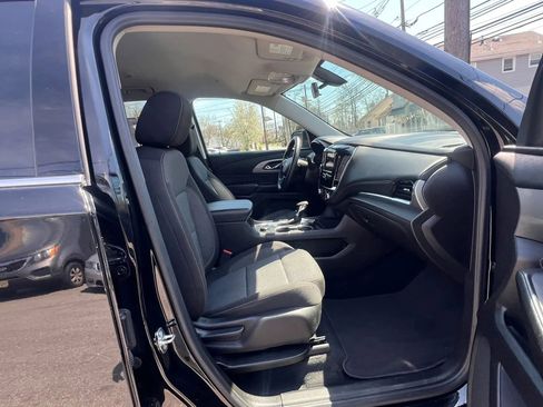 Used 2021 Chevrolet Traverse LS AWD/4WD image 32
