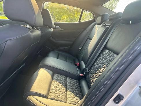 Used 2017 Nissan Maxima Platinum FWD image 16