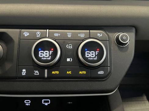 Certified 2022 Land Rover Defender 110 SE AWD/4WD image 44