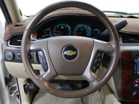 Used 2011 Chevrolet Suburban LTZ image 9