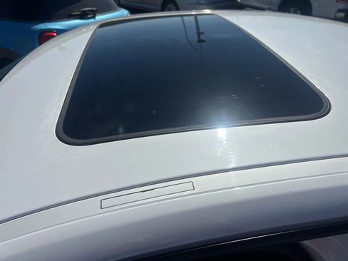 Used 2018 BMW 320i Sedan image 15