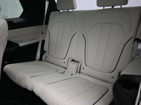 Used 2025 BMW X7 xDrive40i w/ Executive Package AWD/4WD image 17