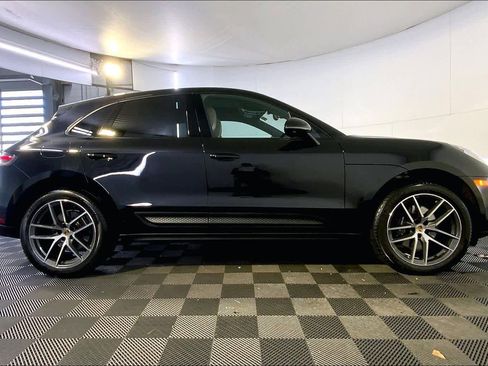 Used 2025 Porsche Macan image 8
