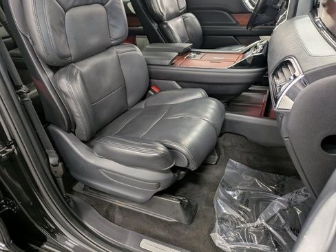 Certified 2022 Lincoln Navigator Reserve image 28